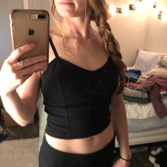 Black crop top tank top - Picture 3 of 4